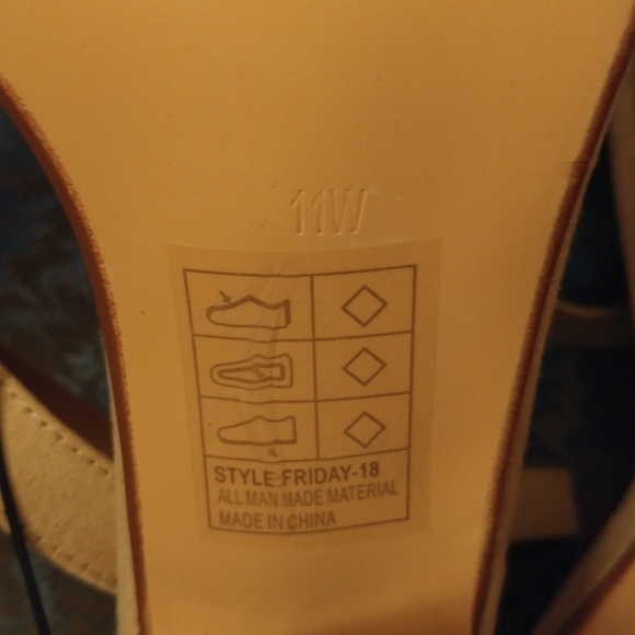 Tan block heel, size 11w - Picture 7 of 8